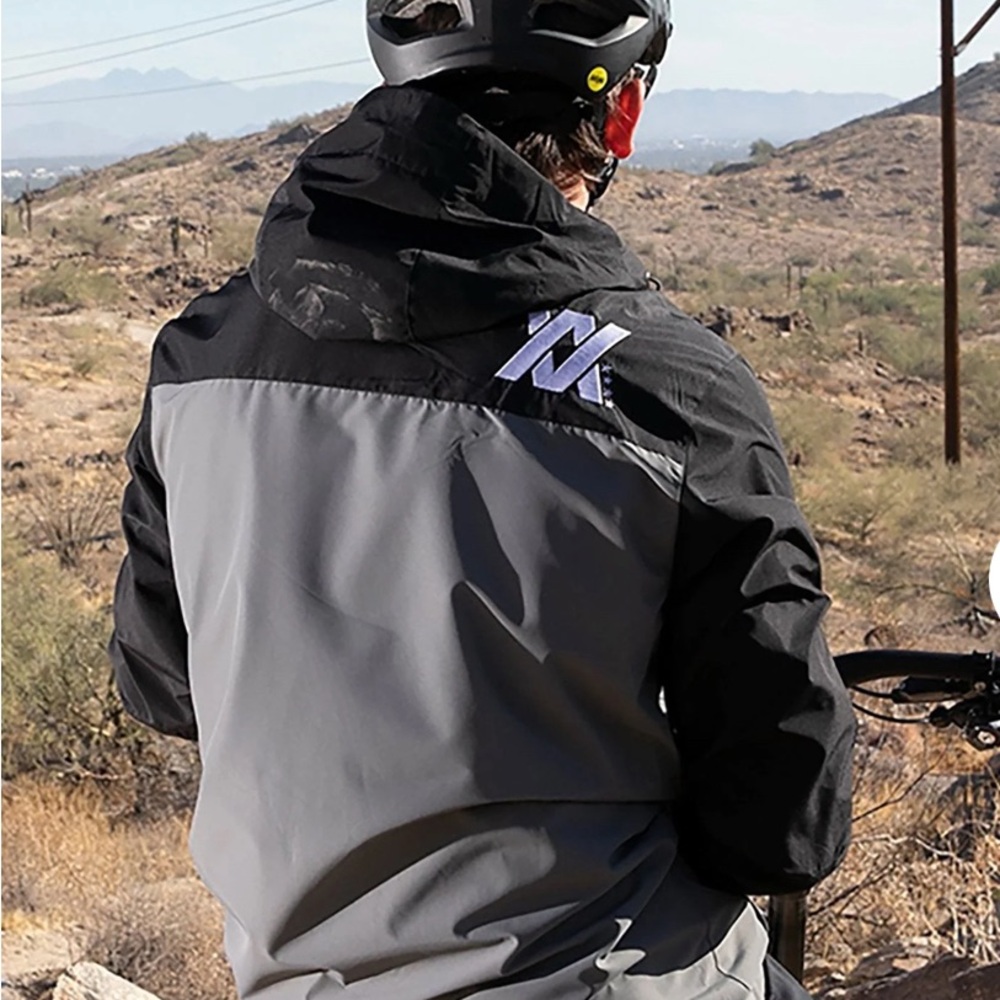 DIXXONW Men's Black and Gray Jacket